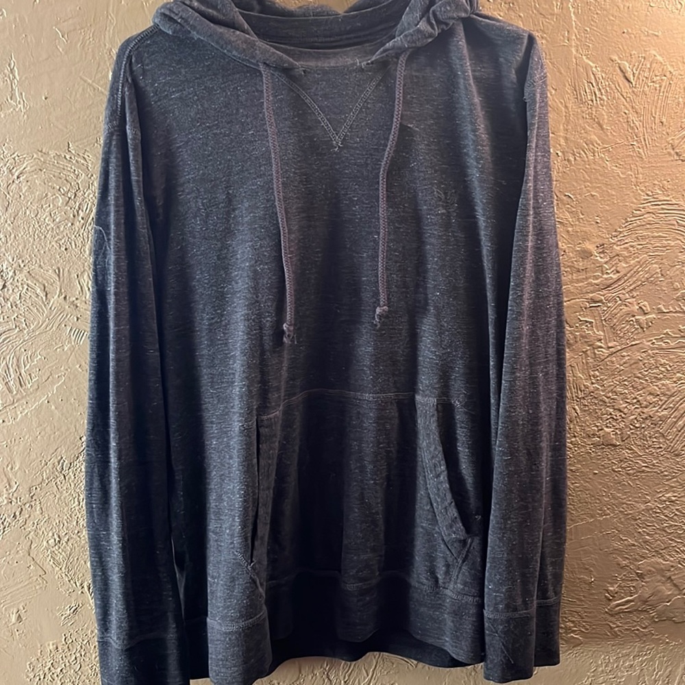 American Eagle sweatshirt shit